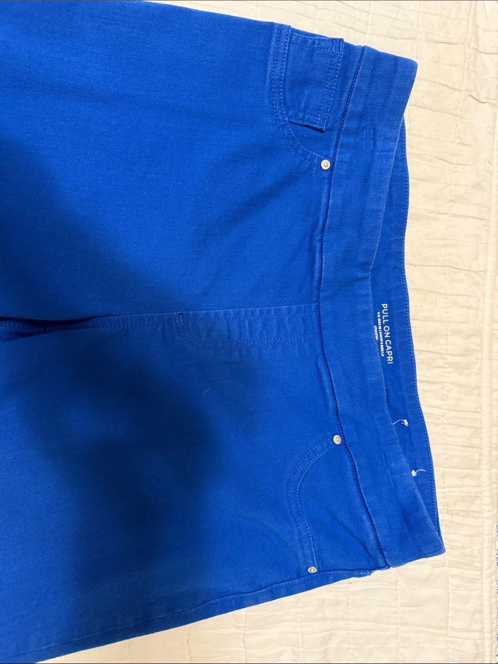 Chico's Vibrant Blue Pull-On Capri Jeans
